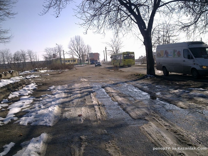 Автобус в насрещното