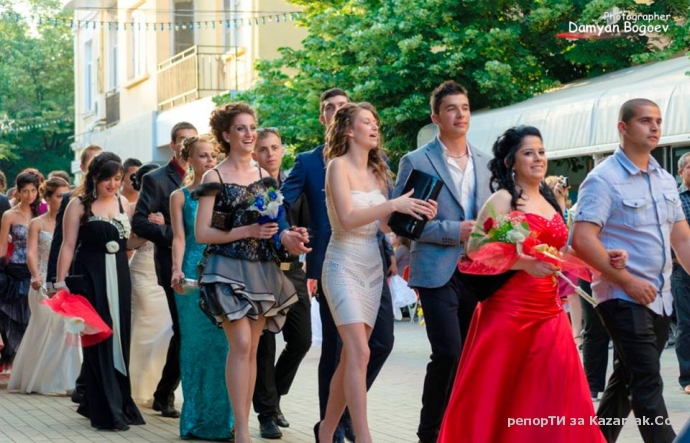 Снимки на абитуриентите