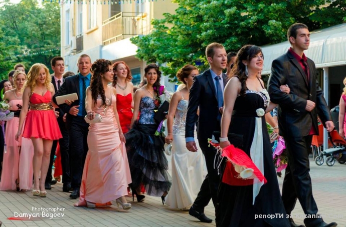 Снимки на абитуриентите