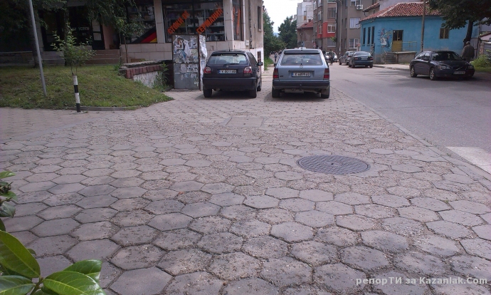Тротоарите не са паркинг!
