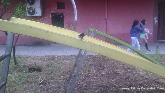 Опасно детско съоръжение 