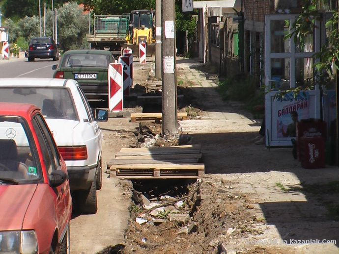 Траншея по продължение на ул. ”Капрони”