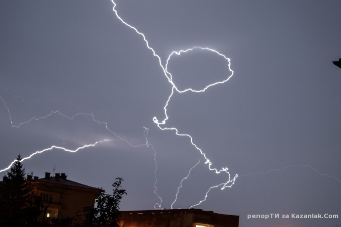 Светкавиците вчера