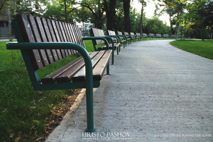 Войници! МИРНО!