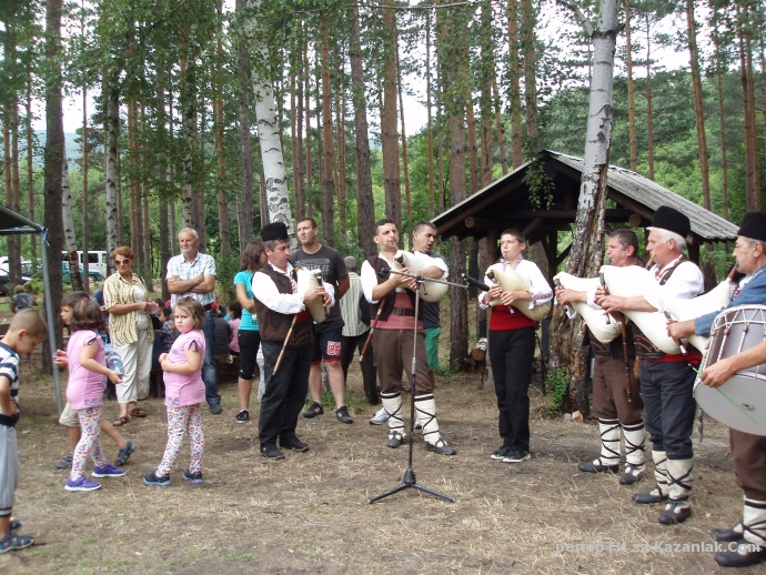 Снимки от Празника на малините и меда