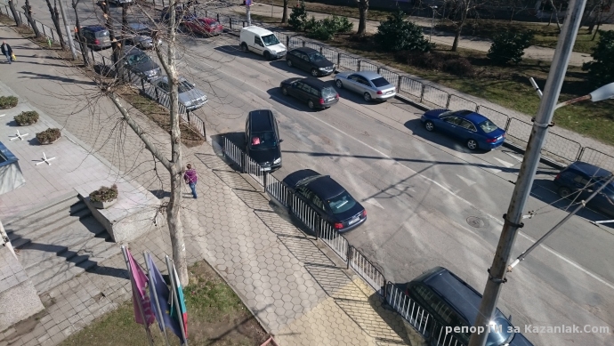 Паркирал като идиот!! Тузари!!! Местата за паркиране са на 20 метра!