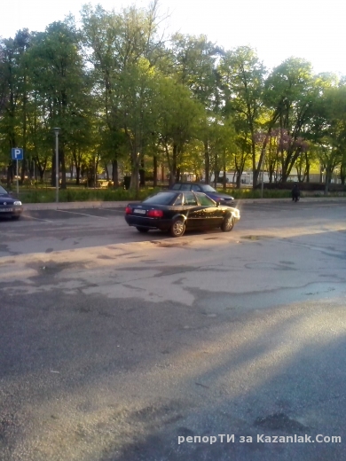 Пешеходна пътека или поляната на село ?