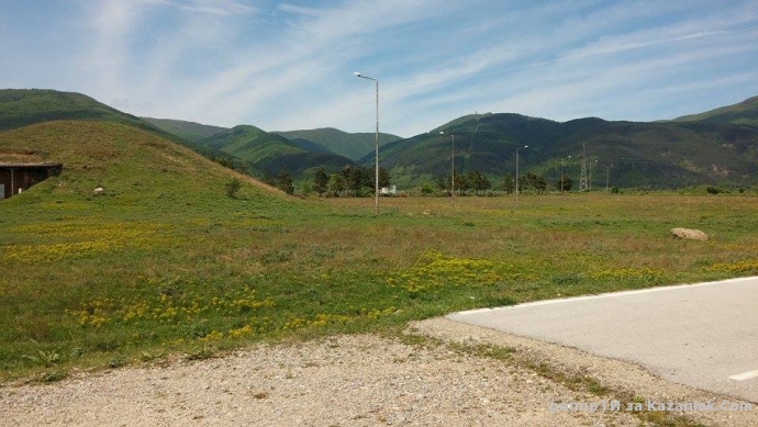 Как се точат парите от могилите