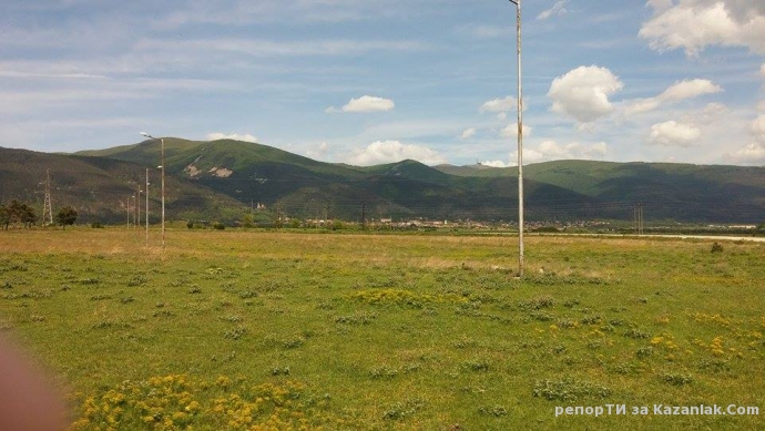 Как се точат парите от могилите