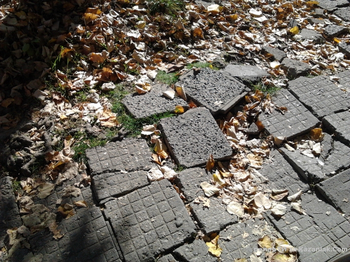 Тротоарите в Казанлък