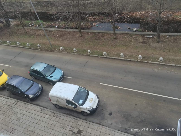 Паркирал като ........