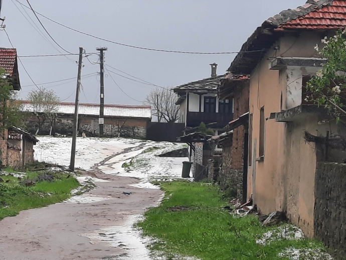 Градушка и порой в с. Тъжа