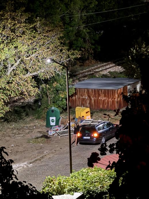 Изхвърляне на строителни отпадъци