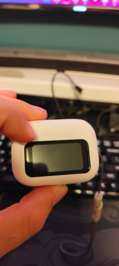 Намерена зарядна кутия за слушалки