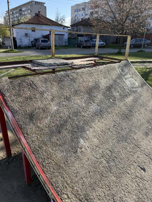 Опасни съоръжения в парк