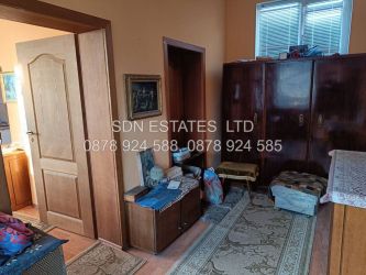 Продава прекрасна къща в района на магазин Си Би  Ес