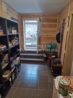 Продава прекрасна къща в района на магазин Си Би  Ес