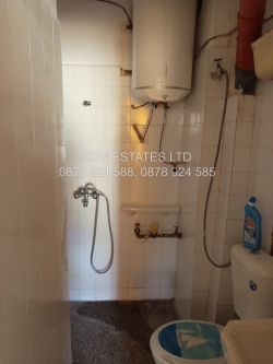 Продава тристаен апартамент до магазин Билла