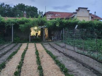 Продава къща в село Дъбово