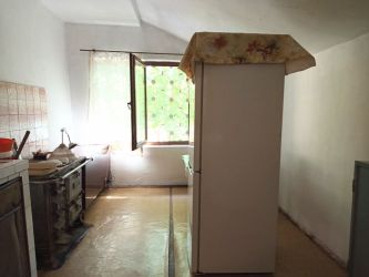 Продава къща в кв. Васил Левски