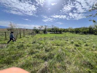 1.2 Дка Дворно Място в Казанлък / Енина с Основа за Къща и Гледка за Милиони