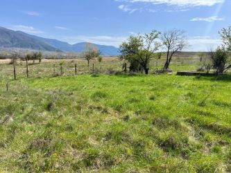 1.2 Дка Дворно Място в Казанлък / Енина с Основа за Къща и Гледка за Милиони