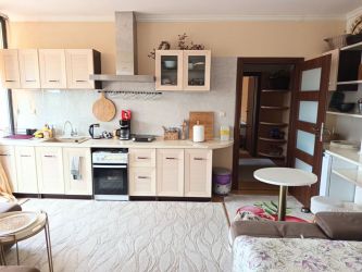 Продава се напълно обзаведен апартамент с една спалня в идеалния център на Казанлък – отлична инвестиция