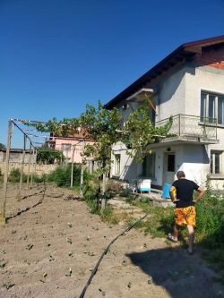 Продава къща в село Габарево