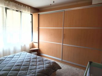 Продава се напълно обзаведен апартамент с една спалня в идеалния център на Казанлък – отлична инвестиция