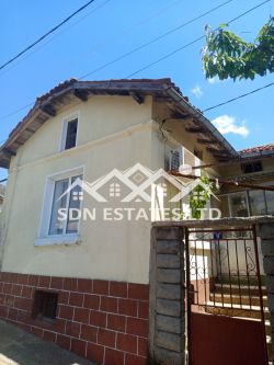 Продава къща в град Шипка