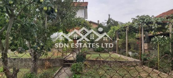 Продава монолитна къща в село Средногорово