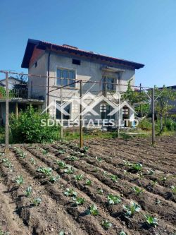 Продава къща в село Габарево