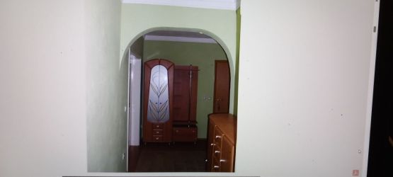 ПОД НАЕМ ТРИСТАЕН АПАРТАМЕНТ ИЗЛОЖБЕНА ЗАЛА.