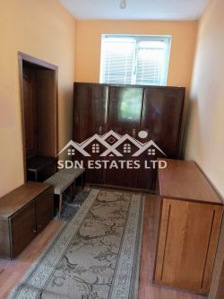 Продава прекрасна къща в района на магазин Си Би  Ес