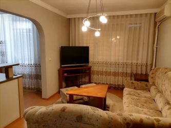 ПОД НАЕМ ТРИСТАЕН АПАРТАМЕНТ ИЗЛОЖБЕНА ЗАЛА.