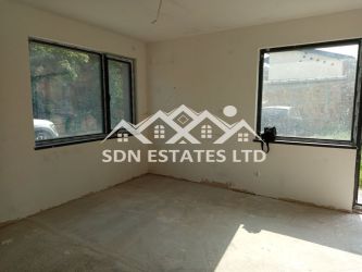 Продава се 3-стаен апартамент с двор и паркомясто в гр. Казанлък