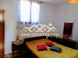 Продава монолитна къща в село Копринка