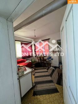 Продава се едноетажна къща с голям двор в предпочитаното село Голямо Дряново