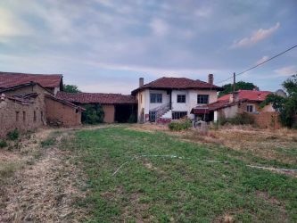 Продава къща в село Дъбово