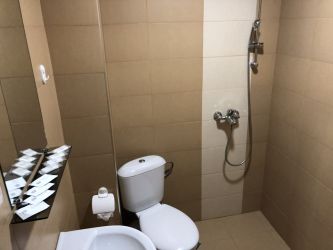 Хотел с прилежащ кафе-аператив и магазин за сувенири