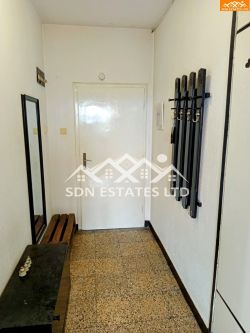 Продава тристаен апартамент до Манастира, гр. Казанлък