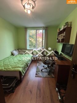 Продава се апартамент с три спални в центъра на гр. Казанлък