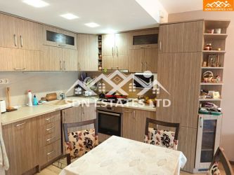 Продава напълно обзаведен двустаен апартамент в района на Стадиона