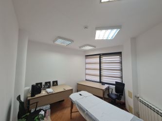 Офис кантора ателие кабинет отлична локация Казанлък