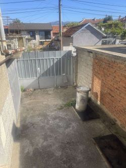 Продава се двуетажна къща