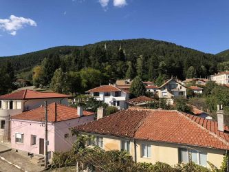 Хотел с прилежащ кафе-аператив и магазин за сувенири