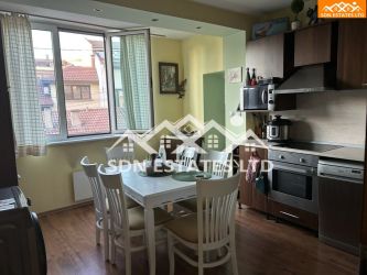 Продава се апартамент с три спални в центъра на гр. Казанлък