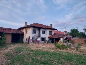 Продава къща в село Дъбово