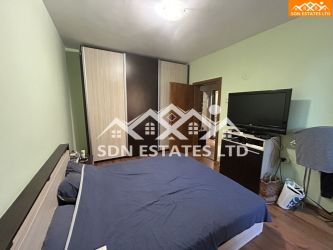 Продава се апартамент с три спални в центъра на гр. Казанлък