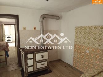 Продава къща в село Манолово